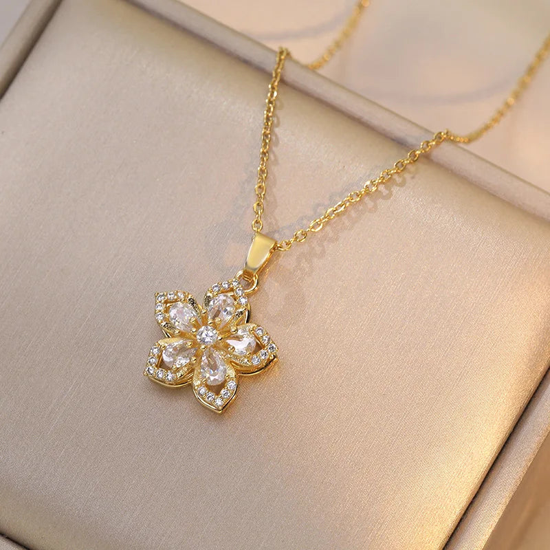 Eternal Bloom Rotatable Flower Necklace – Romance in Every Turn